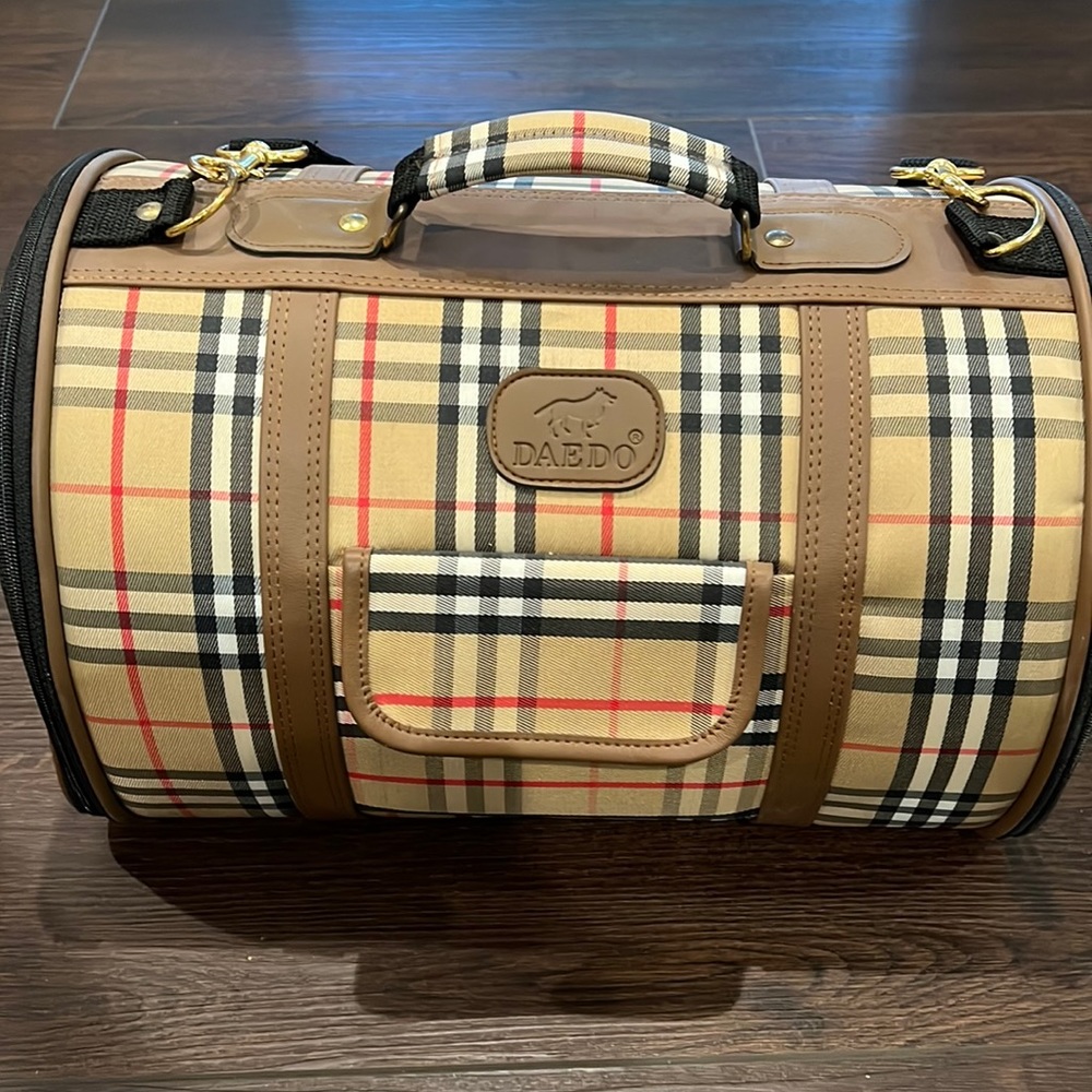 Dog carrier